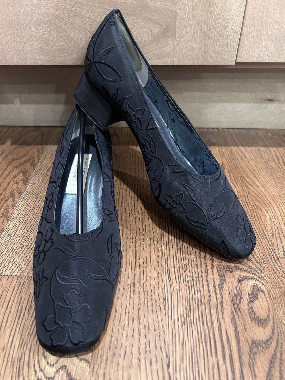 Vtg Lord & Taylor Exclusively for You Embroidered Black Floral Block Heels 9